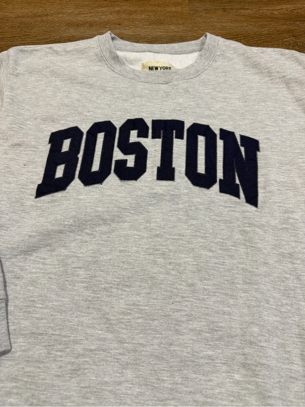 New York Popular Boston Crewneck Sweatshirt Women’s Large Gray Fleece Pullover - Picture 3 of 5